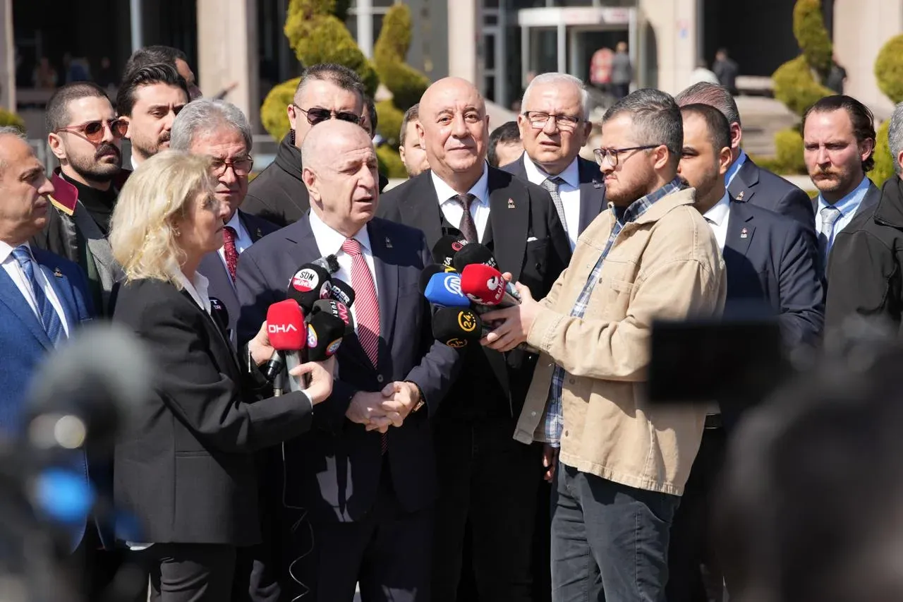 “İKTİDARI TASVİP ETMEYENLER BU ÜLKENİN ZENCİLERİ DEĞİLDİR”